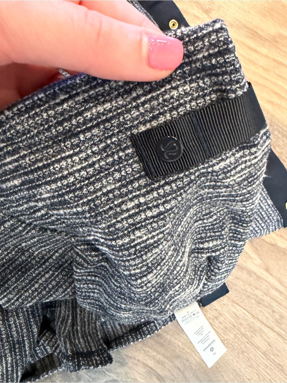 Lululemon Vinyasa Scarf - Picture 3 of 5